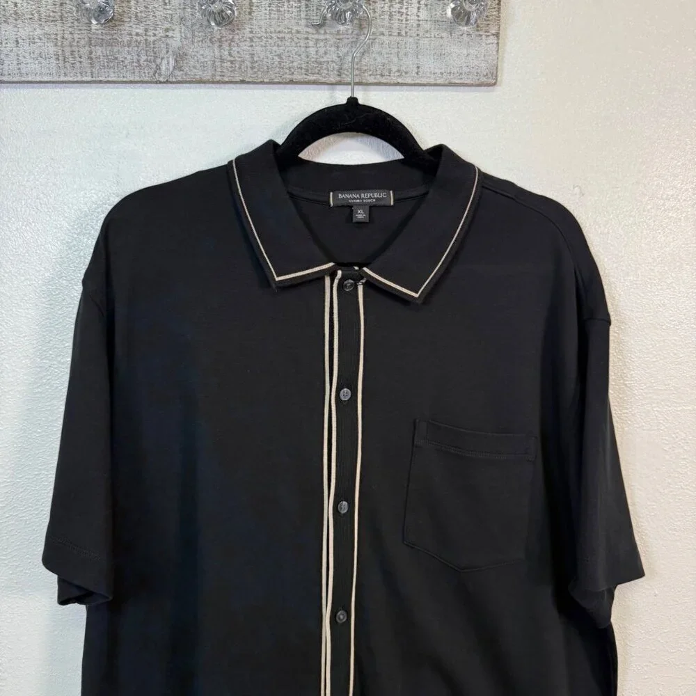 Banana Republic Luxury Touch Button Down Shirt XL Black Polo‎ Collar Preppy